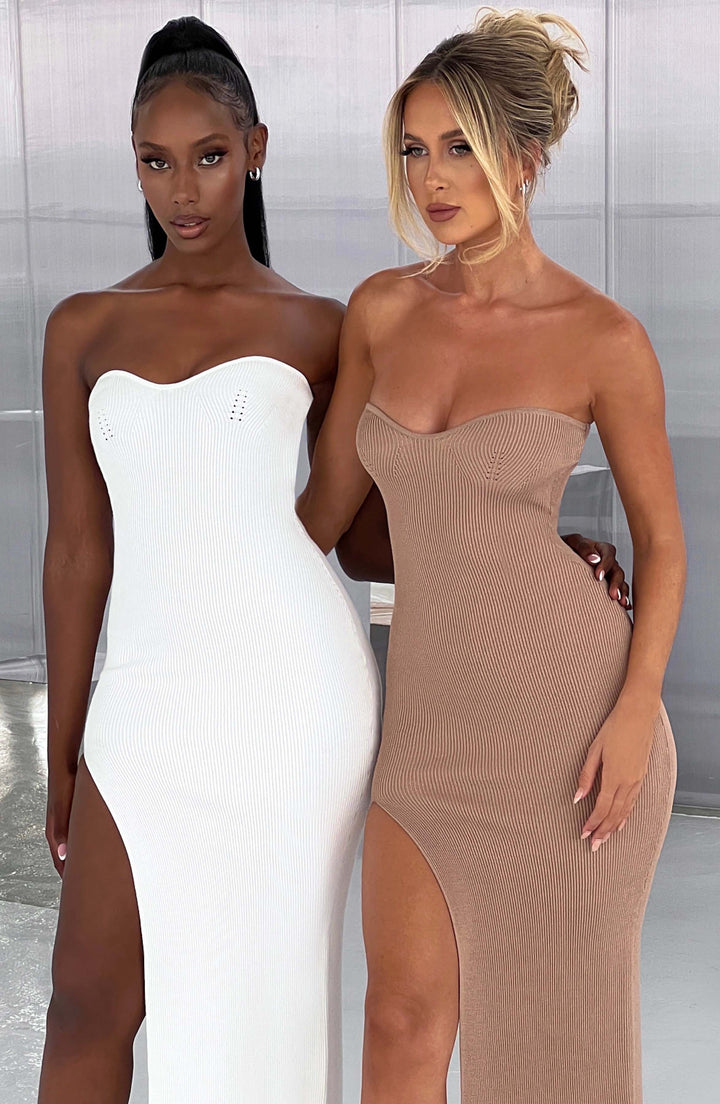 אנגלה - שמלת מקסי לבנה